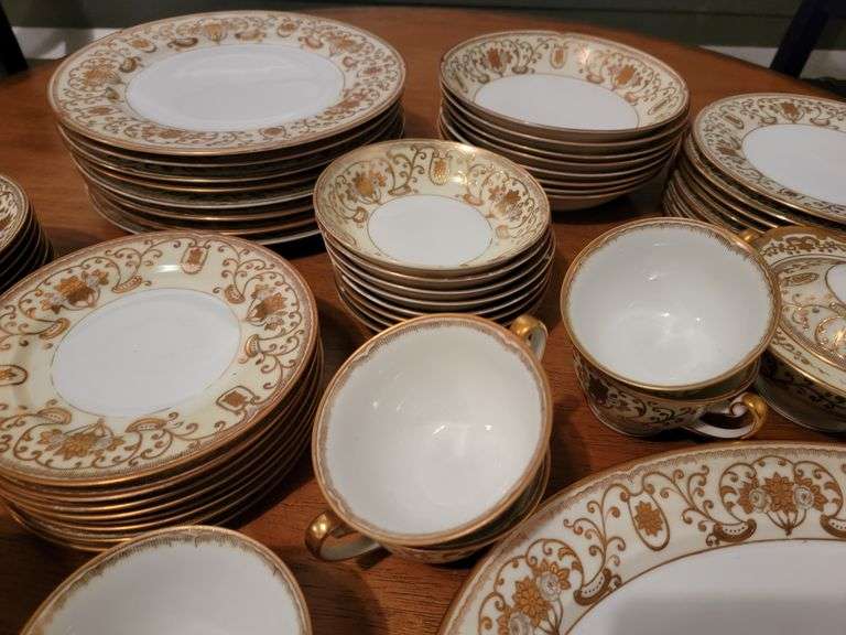 Mentor Fine China. Lee Gold 8 PC setting