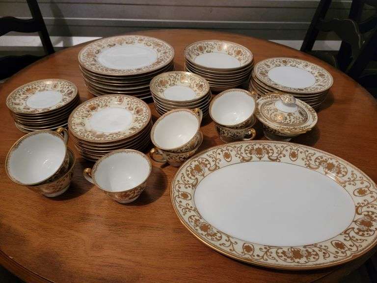 Mentor Fine China. Lee Gold 8 PC setting