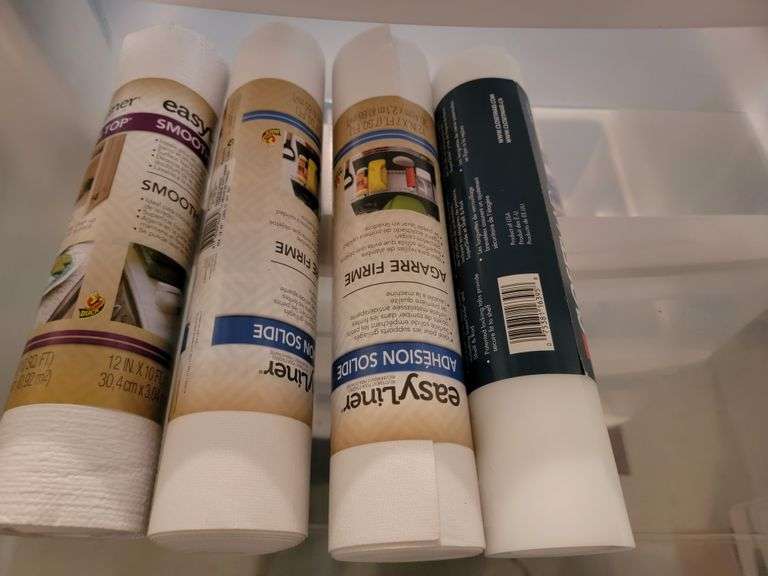 Plastic storage container with shelf liners