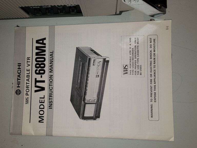 Hitachi VT-680MA Portable VTR