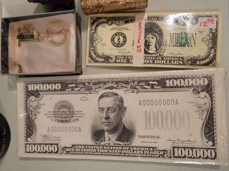 Currency notepads, vintage glasses, small photo desktop clock