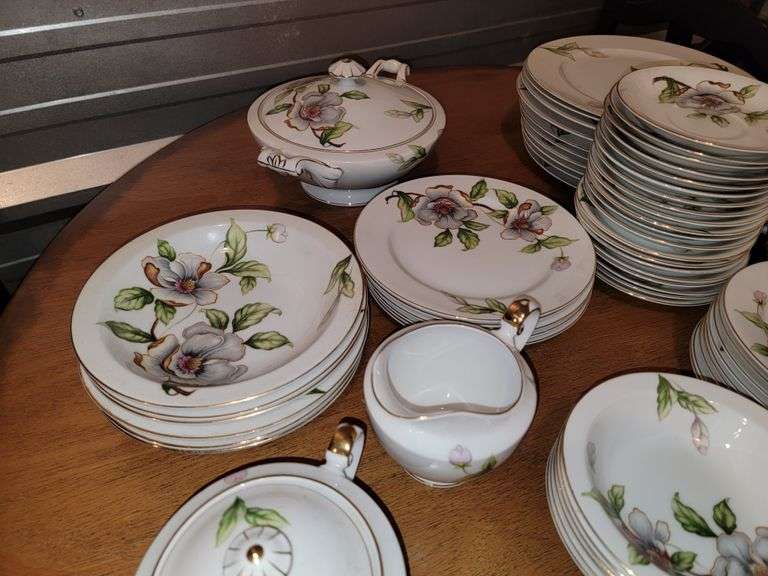 Roselyn Fine China Set.  10 PC set