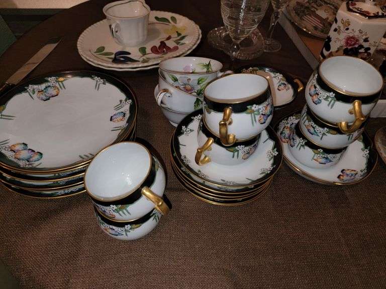 Fine China and Porcelain Items in the picture