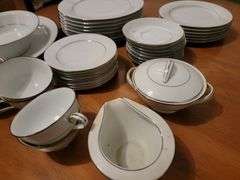 Noritake Buckingham Fine China. 8 PC setting.