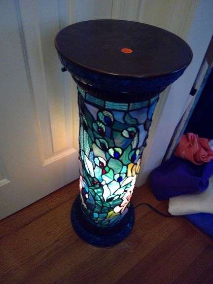 Light up stained glass looking pedestal