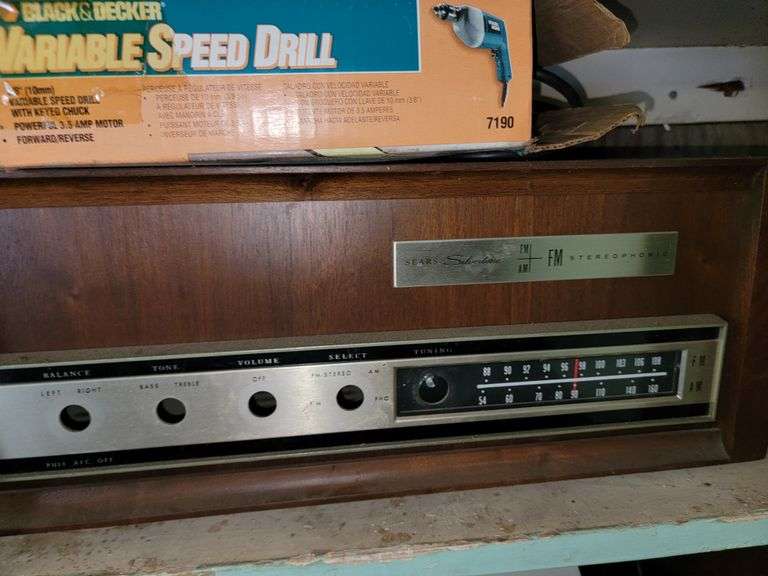 Sears Silvertone FM Stereo, PUMA straight line sander, Traction Cables, Drill and more