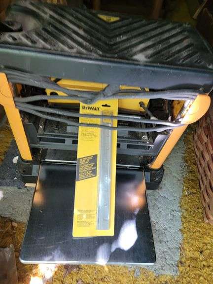 Dewalt Portable Thickness Planer