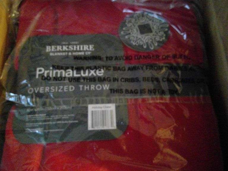 PrimaLuxe Oversized Throw