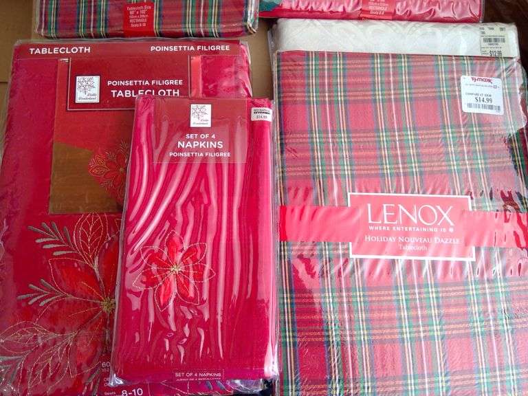 Lenox Christmas Tablecloths and Napkins