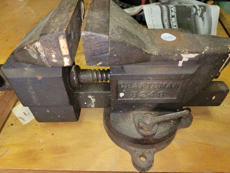 Craftsman Vintage Bench Vise with Swivel Base