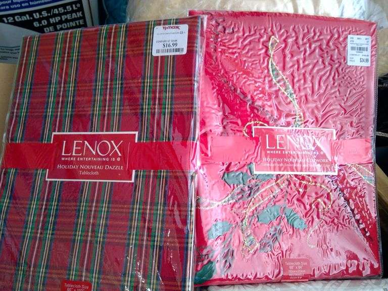 Lenox Christmas Tablecloths and Napkins