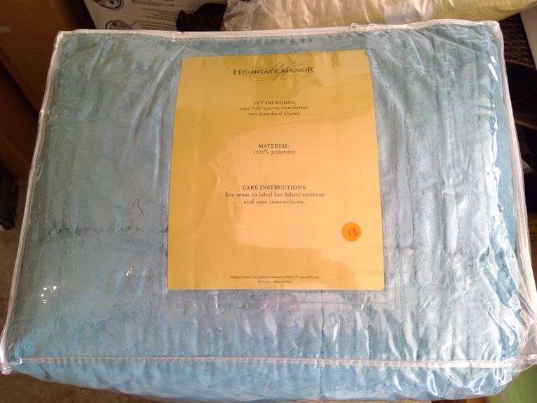 New Full/Queen Comforter Set