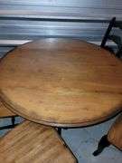 Beautiful Pedestal Oak Table and Chairs.