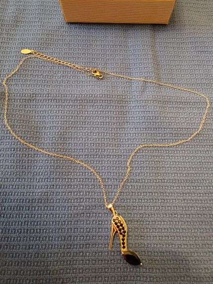 NEW STERLING SILVER NECKLACE WITH PENDANT