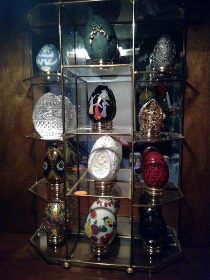 GLASS AND BRASS DISPLAY WITH BEAUTIFUL DECORATIVE EGGS