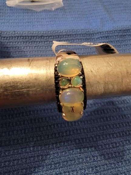 NEW STERLING SILVER LADIES RING SIZE 8