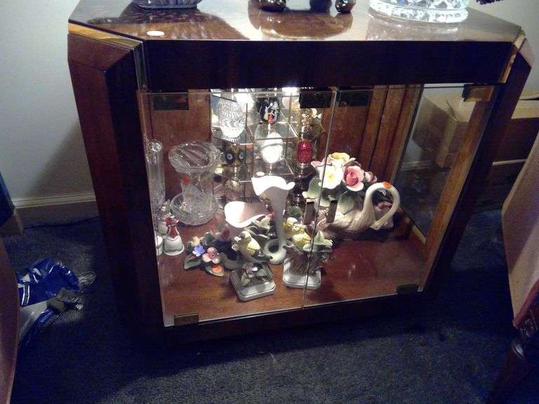 LIGHTED UP DISPLAY END TABLE