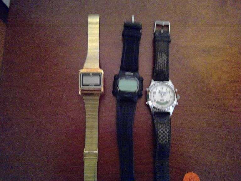 MEN'S TIMEX WATCHES