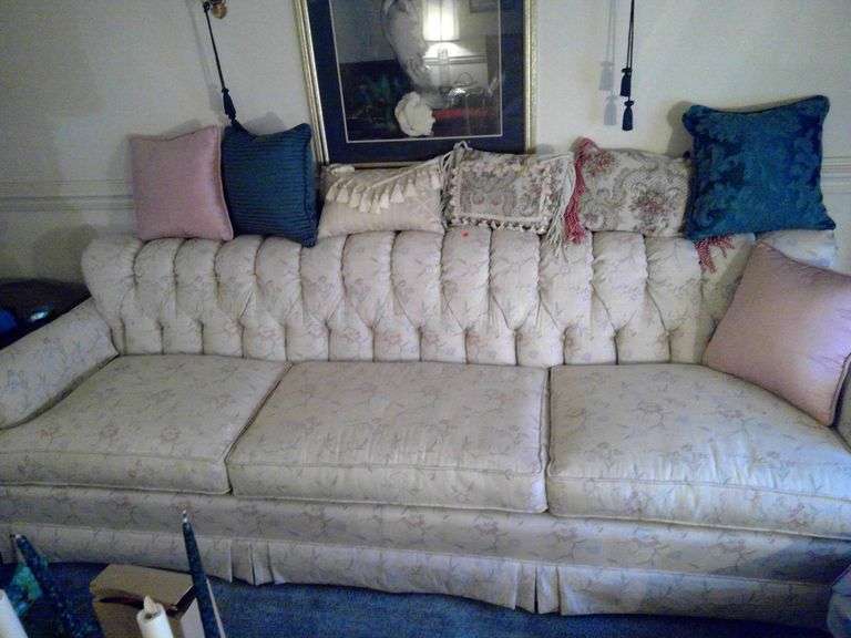 VINTAGE PULLMAN SOFA, GREAT CONDITION