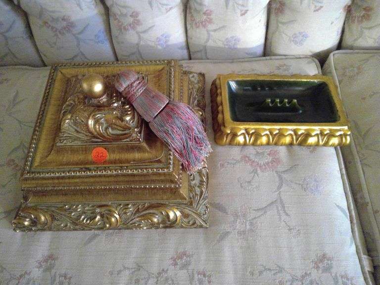 VINTAGE ASHTRAY AND DECORATIVE STORAGE BOX