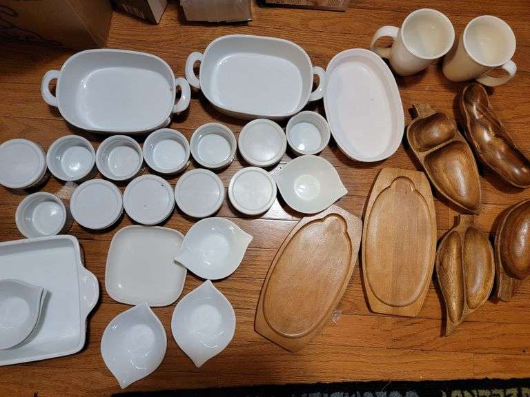 COLLECTION OF WHITE CERAMIC BOWLS, SERVING DISHES, WOOD SERVING DISHES