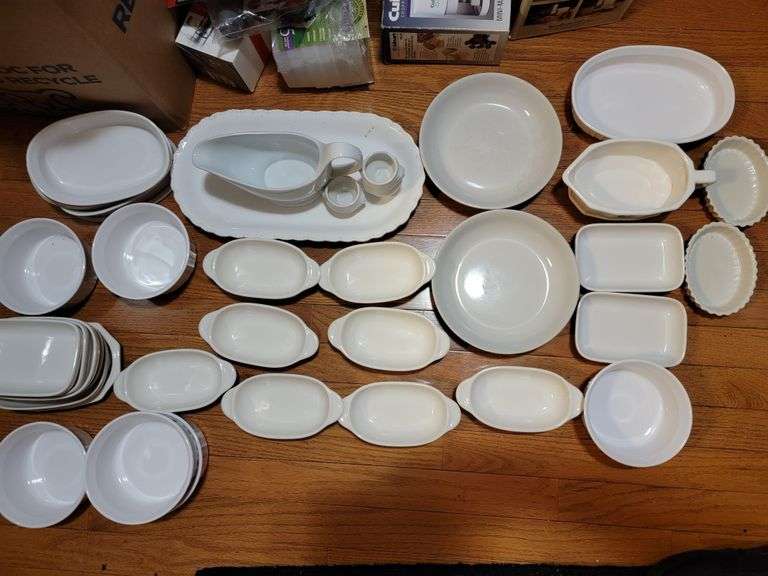 COLLECTION OF CERAMIC SERVING AND BAKING DISHES