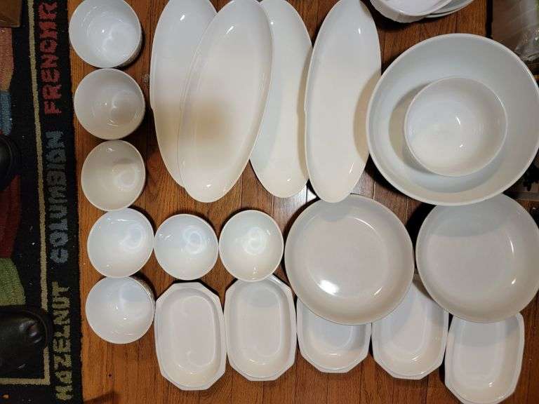 PFALTZGRAFF WHITE SERVING DISHES, SAM AND SQUITO OVAL DISHES