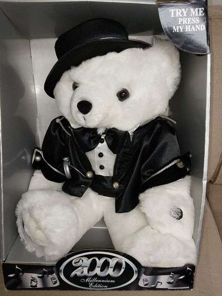 2000 Millenium Edition New Year's Bear