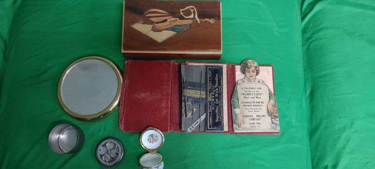 Musical Jewelry Box, Metzke 1977 container, Old Sewing Kit