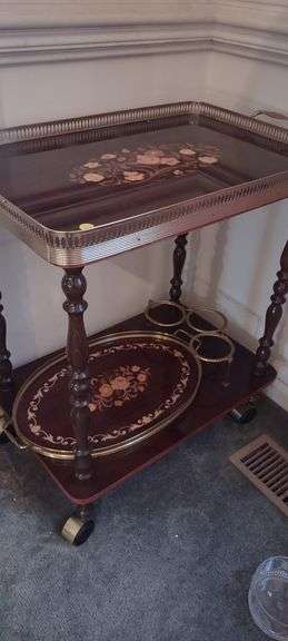 Really Nice Serving Cart with removable decorative tray