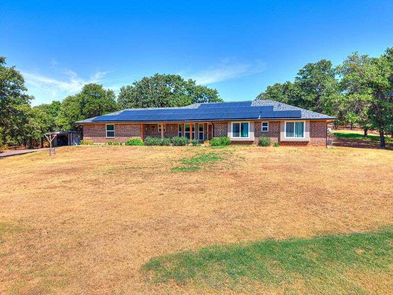 Home and 5 Acres at Online Auction!