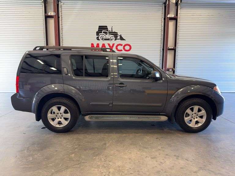 2010 NISSAN Pathfinder