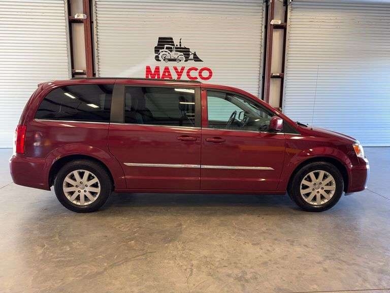 2015 CHRYSLER Town and Country