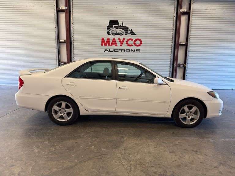 2004 TOYOTA Camry