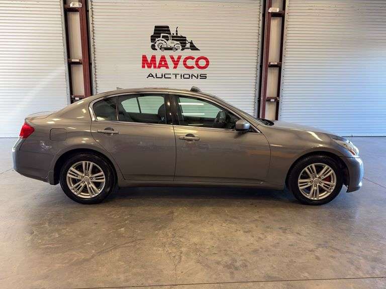 2011 INFINITI G37