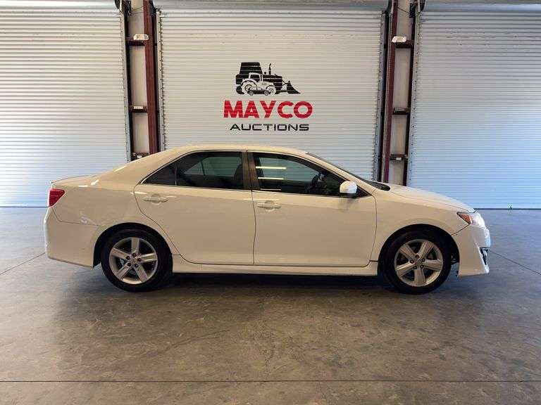 2013 TOYOTA Camry