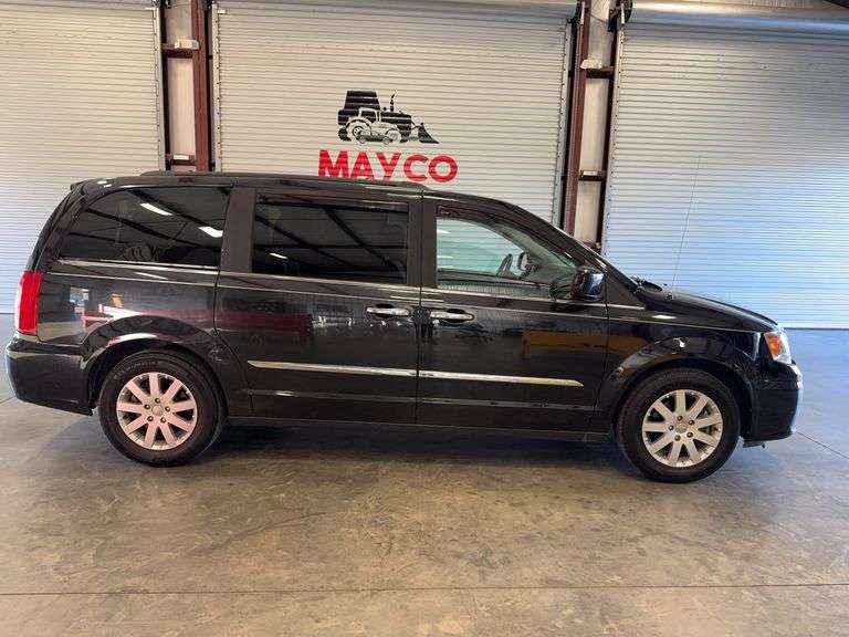 2016  CHRYSLER  Town and Country