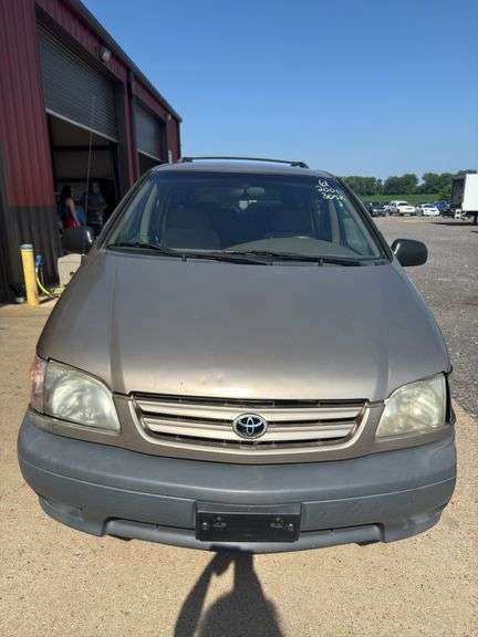 2001 TOYOTA Sienna