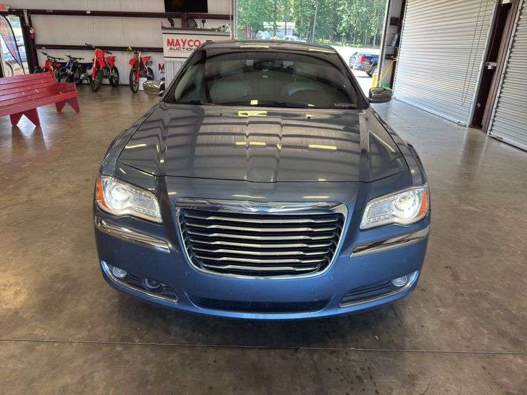 2011 CHRYSLER 300