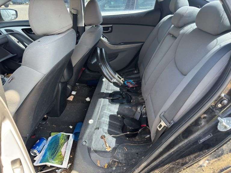 2012 HYUNDAI Elantra