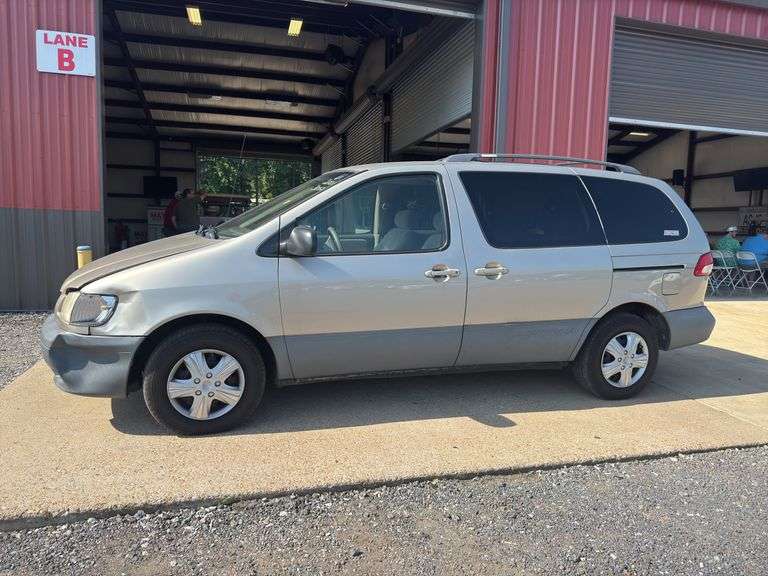 2001 TOYOTA Sienna
