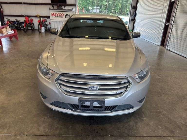 2013 FORD Taurus
