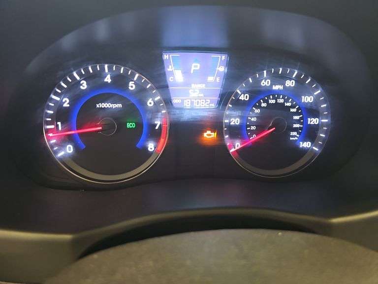 2012 HYUNDAI Accent