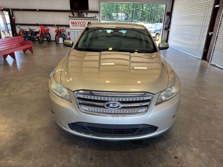 2011 FORD Taurus