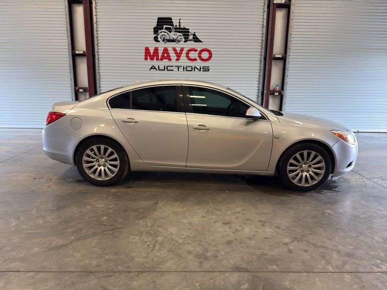 2011 BUICK Regal