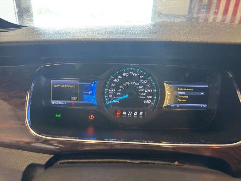 2013 FORD Taurus