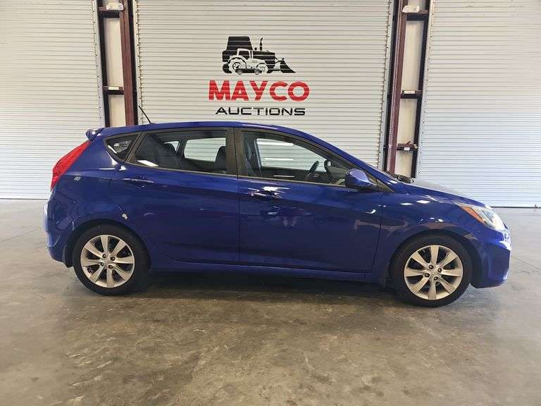 2012 HYUNDAI Accent