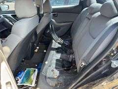 2012 HYUNDAI Elantra