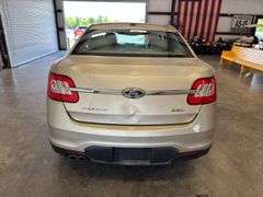 2011 FORD Taurus