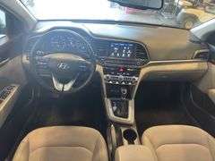 2019 HYUNDAI Elantra